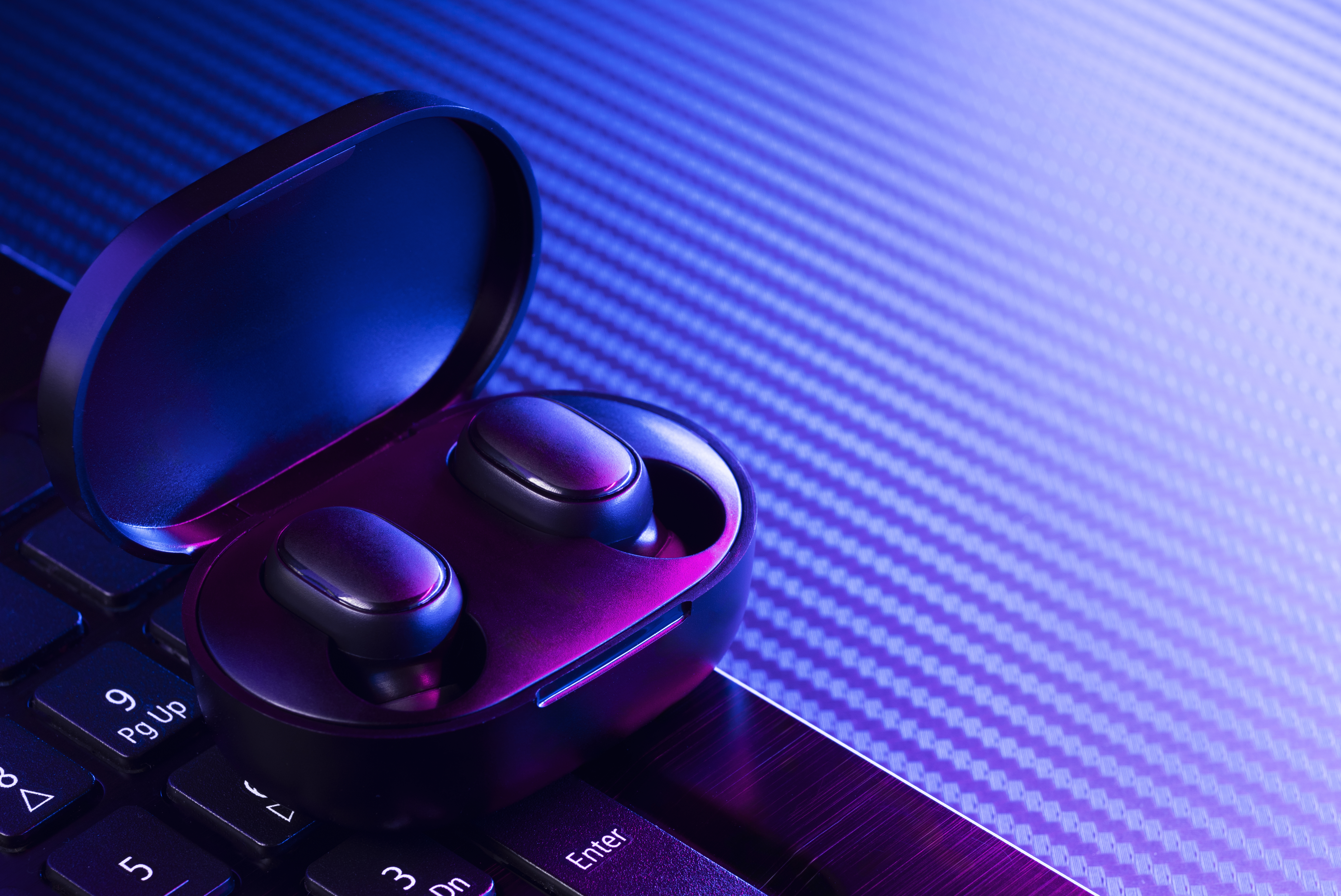 How to Choose the Right Tech Accessories for Your Needs